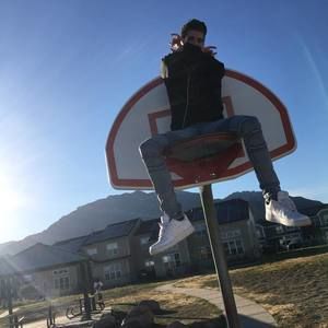 Meet your Posher, Logan